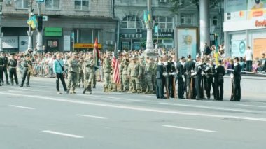 American soldiers on the Independence Day of Ukraine. American military forces in Ukraine. Military parade of the Ukrainian army on the Maidan in Kyiv. US army. War in Ukraine