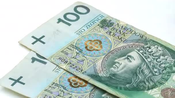 Przeliczanie Pieniędzy Dłonie Liczą Złote Banknoty Polskie Białym Tle Oficjalna — Wideo stockowe