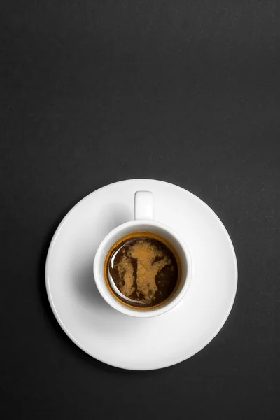 Topo de vista da xícara branca de café expresso — Fotografia de Stock