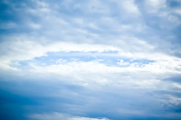 Buraco de nuvem — Fotografia de Stock