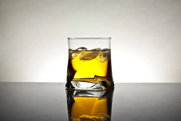 Čerstvé nápoje s ledem — Stock fotografie