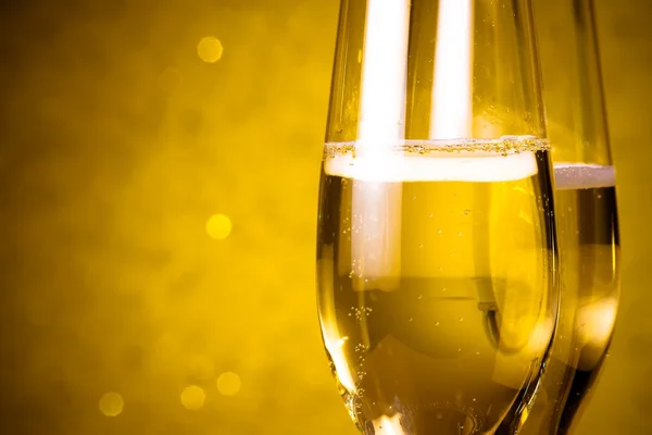 Şampanya arka plan yarım flüt — Stok fotoğraf