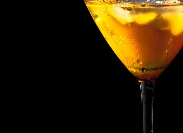 Detalj av glas av färska cocktail med is — Stockfoto