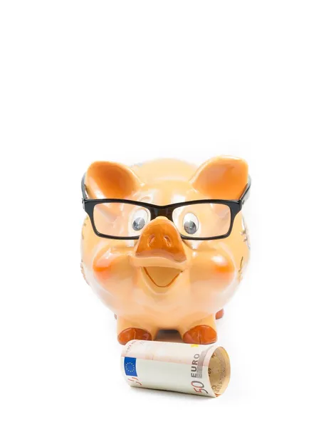 Sparschwein mit Brille nahe Fünfzig-Euro-Schein, Konzept für Wirtschaft und Sparen — Stockfoto