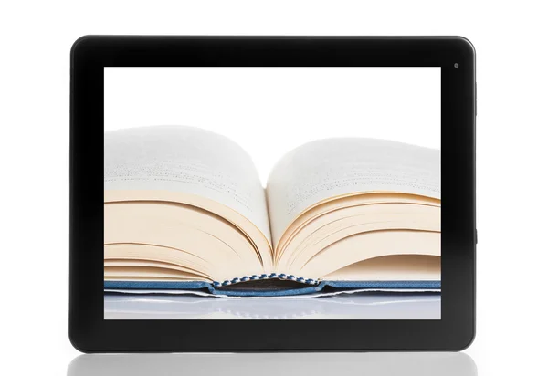 Βιβλίο και tablet pc που απομονώνονται σε λευκό φόντο — Φωτογραφία Αρχείου