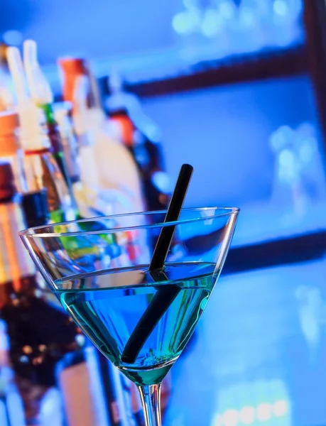 Blue cocktail drink on a bar table — Stock Photo, Image