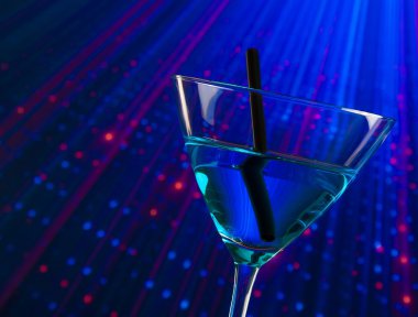 metin alanı olan bir disko mavi kokteyl içki detay