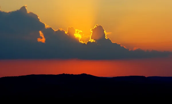 Zonsondergang met silhouet — Stockfoto