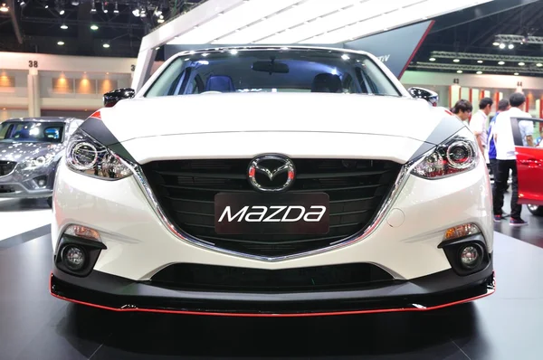 NONTHABURI - 25 DE MARZO: Nuevo Mazda 3 en exhibición en el 35º Bangko — Foto de Stock