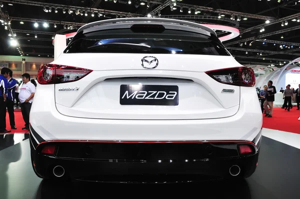 NONTHABURI - 25 DE MARZO: Nuevo Mazda 3 en exhibición en el 35º Bangko — Foto de Stock
