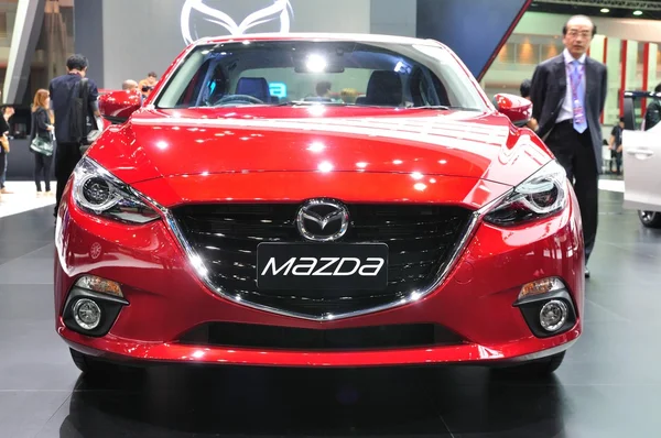 Nonthaburi - 25 mars: nya mazda 3 på displayen på den trettiofemte bangko — Stockfoto