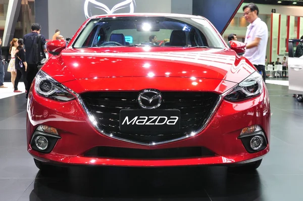 НОНТАБУРИ - 25 МАРТА: Новая Mazda 3 представлена на выставке The 35th Bangko — стоковое фото