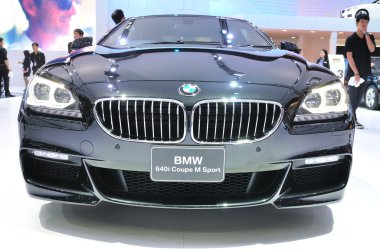 Nonthaburi - 25 Mart: yeni bm 640i coupe m spor inci ekranda