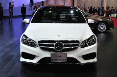 Nonthaburi - 25 Mart: yeni mercedes benz e 300 bluetec hibrit üzerinde