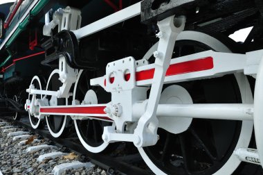 büyük kırmızı ve beyaz jant