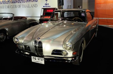 Nonthaburi - 28 Kasım: 503 bmw coupe, klasik 2 kapı conver