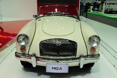 Nonthaburi - 28 Kasım: mg a, tasarlanmış klasik araba, ekranda