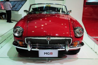 Nonthaburi - 28 Kasım: tasarlanmış mg b, klasik araba, ekranda