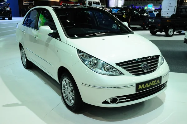 暖武里府-11 月 28:tata vista d90 展出 30 t — 图库照片