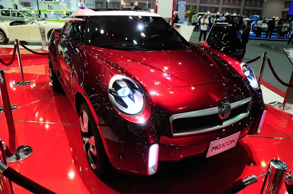 NONTHABURI - 28 NOVEMBRE : icône MG, concept-car SUV, exposé — Photo