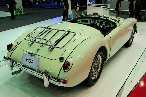 NONTHABURI - 28 NOVEMBRE: MG A, vettura dal design classico, in mostra — Foto Stock