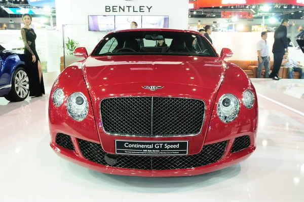 НОНТАБУРИ - 28 НОЯБРЯ: Bentley Continental GT speed, Luxury c — стоковое фото