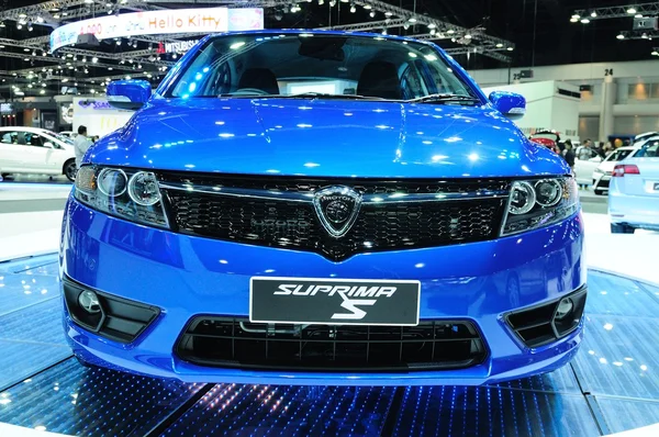 NONTHABURI - NOVEMBRO 28: O novo Proton Suprima S, carro da cidade, on — Fotografia de Stock