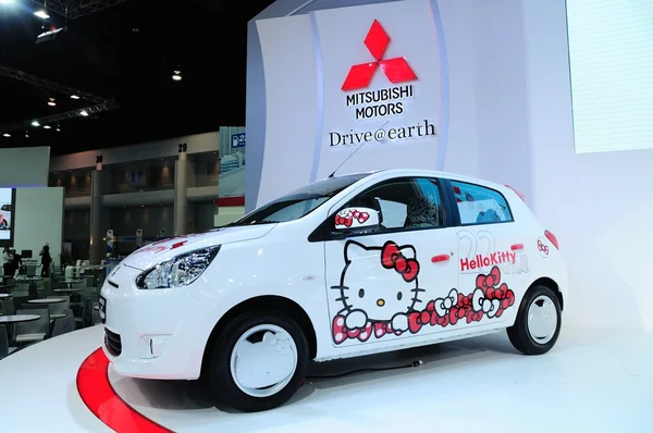 Nonthaburi - 28. listopadu: mitsubishi mirage, edice hello kitty — Stock fotografie