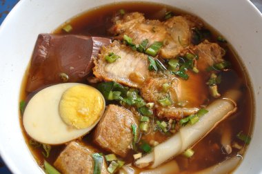 domuz eti ile pirinç unu hamur