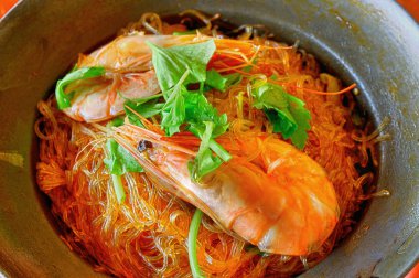 erişte ile saksı karides