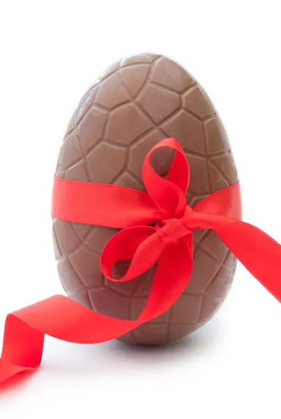 Uovo di Pasqua al cioccolato — Foto Stock