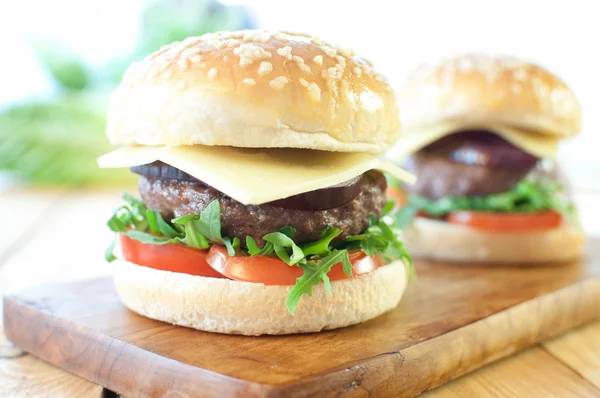 Čerstvě hamburgery — Stock fotografie