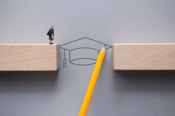 Pencil Sketch Graduation Hat Bridging Gap Wooden Blocks Female Miniature — Stockfoto
