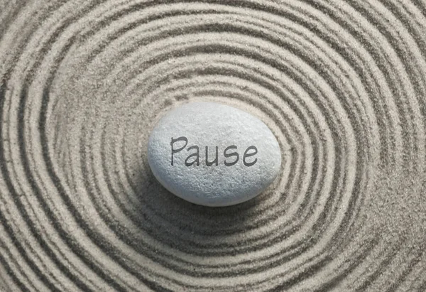 Pause Handwritten Yoga Zen Stone Sand — Zdjęcie stockowe