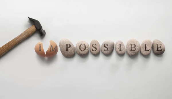 Marteau Brisant Coquille Oeuf Pour Changer Mot Impossible Possible — Photo