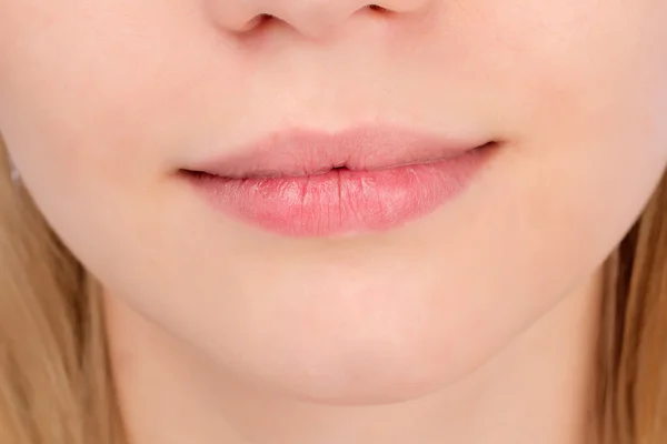 Vrouwelijke kus lippen close-up — Stockfoto