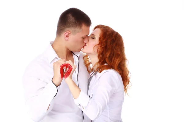 Jovem casal feliz no amor beijando — Fotografia de Stock