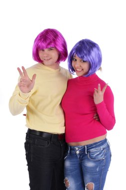 Çift renkli peruklar içinde