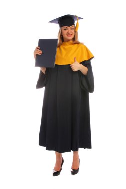 cap ve diploma ile mezun genç kız