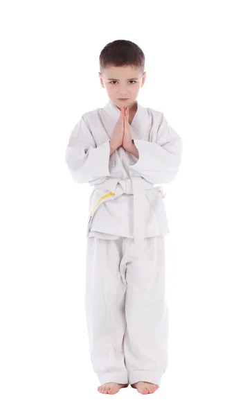 Jonge jongen vechter in kimono nemen pose — Stockfoto