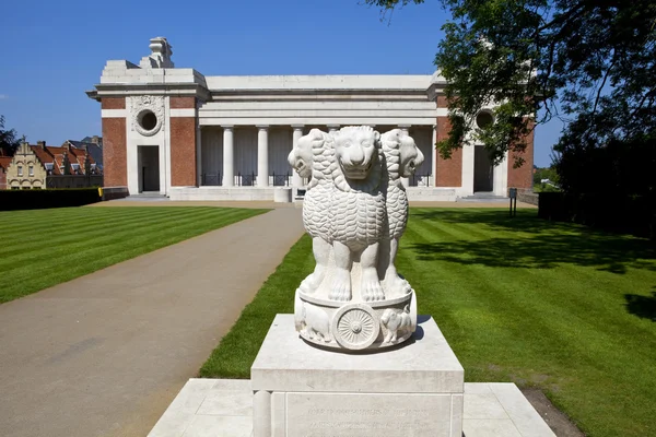 L'India nelle Fiandre Monumento ai Campi e la Porta Menin a Ypres — Foto Stock