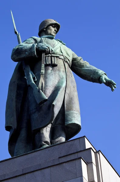 Sovjetiska krigsmonumentet i Berlin — Stockfoto