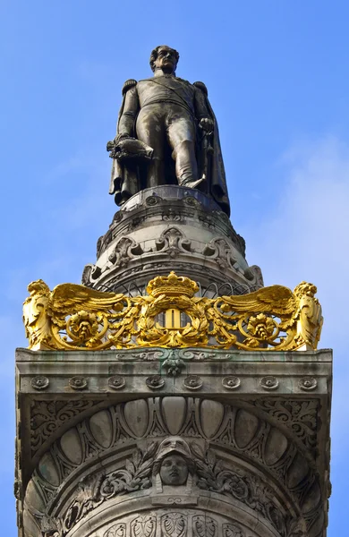 Kung leopold jag staty på kolumnen kongress i Bryssel. — Stockfoto