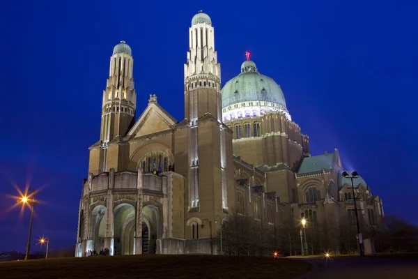 Basilikan på sacred heart i Bryssel — Stockfoto