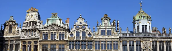 Panorama imponujące guildhalls w grand place, Bruksela — Zdjęcie stockowe