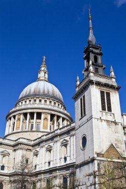 St. Paul's Katedrali ve eski St Augustine C Kulesi