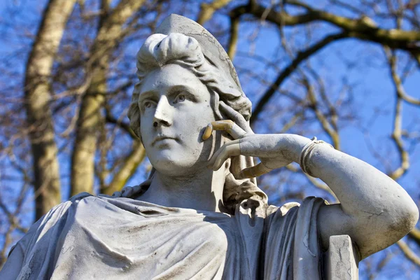 萨拉西登斯雕像上绿色的帕丁顿 — 图库照片