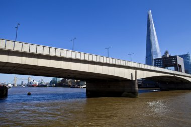 Londra Köprüsü, shard ve kule Köprüsü.