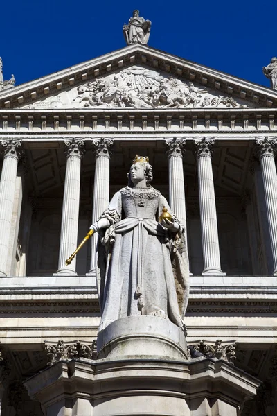 Queen Anne Statue infront of St. Paul's Cathedral — Stock Photo, Image