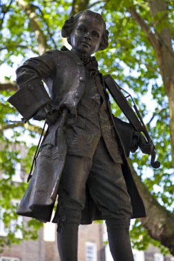Mozart heykeli Londra'daki
